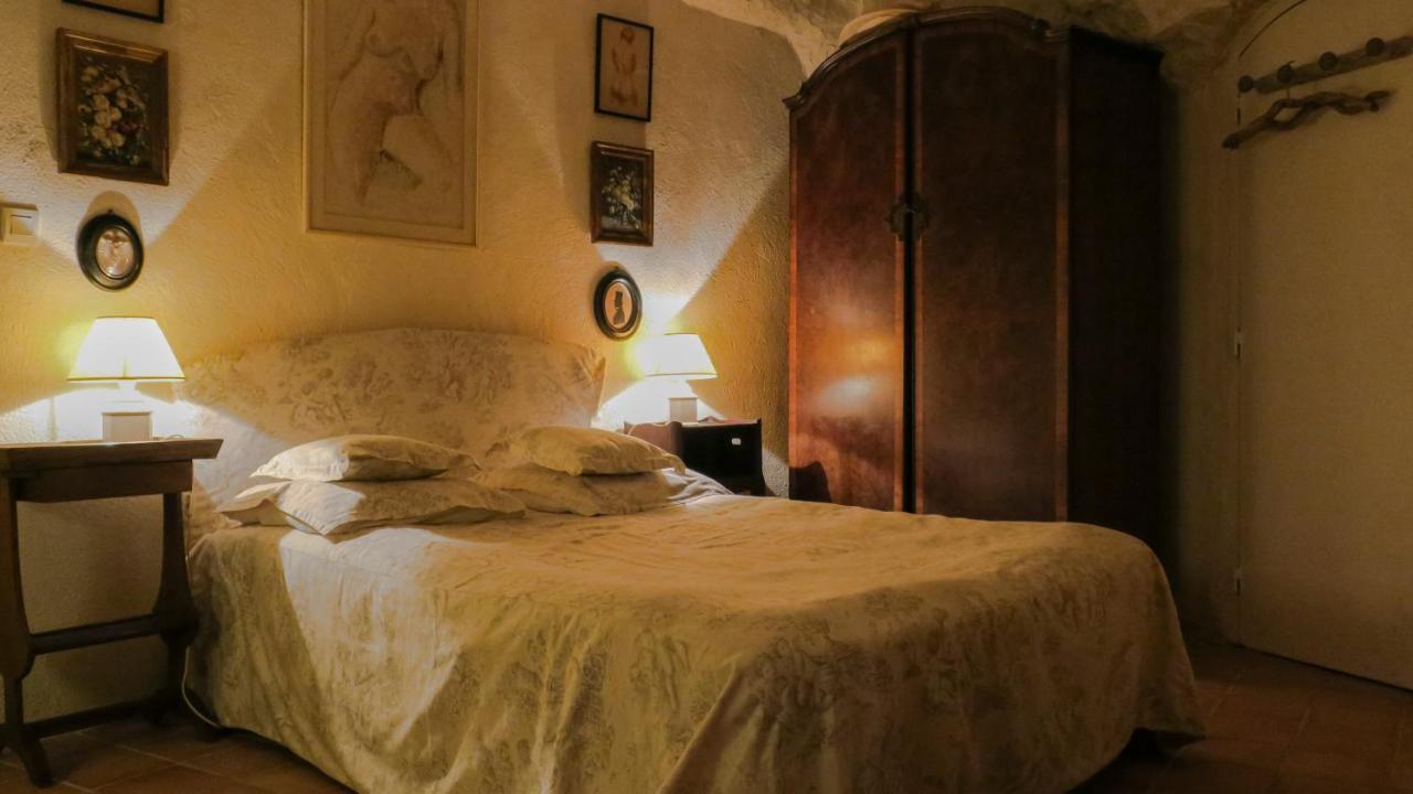 Bed and Breakfast La Cave De L'Eperon Troo Екстер'єр фото